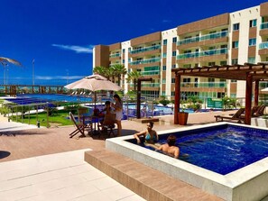 Pool - In the best part of Praia do Futuro, ground floor, 3 bedrooms, 2 suites in VG FUN, top-notch Wi-Fi. (Fortaleza)