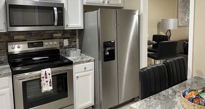 Elegant and cozy 2 bedroom apartment minutes from Ft. Jackson and VA Hospital.