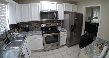 Elegant and cozy 2 bedroom apartment minutes from Ft. Jackson and VA Hospital.
