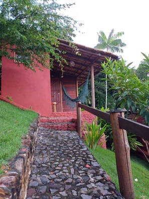 スタンダード トリプルルーム | WiFi (無料)、ベッドシーツ