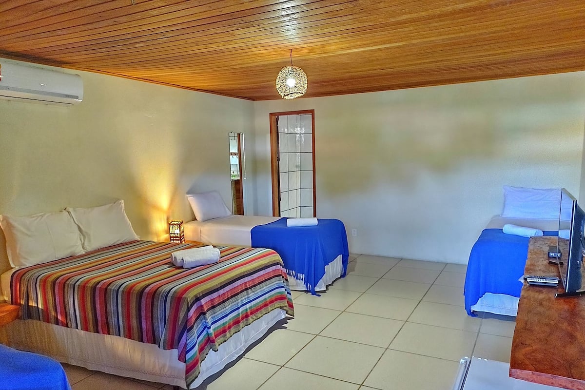 Family Room | Free WiFi, bed sheets