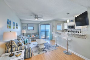 Appartement, 2 slaapkamers, balkon, uitzicht op zee (Renaissance Tower 913) | Woonruimte