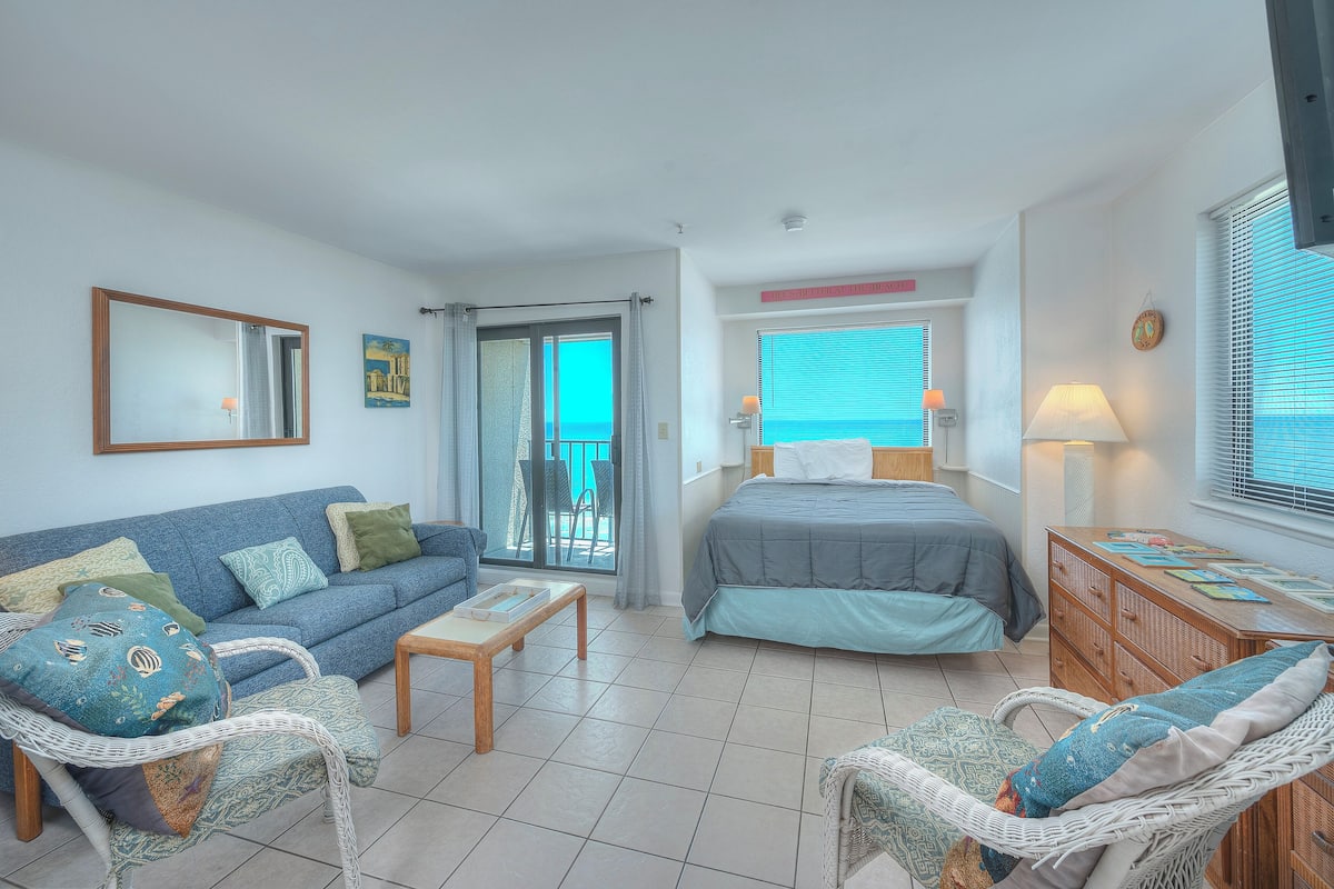 Studio, Pool Access, Oceanfront (Renaissance Tower 904) | 2 bedrooms, free WiFi