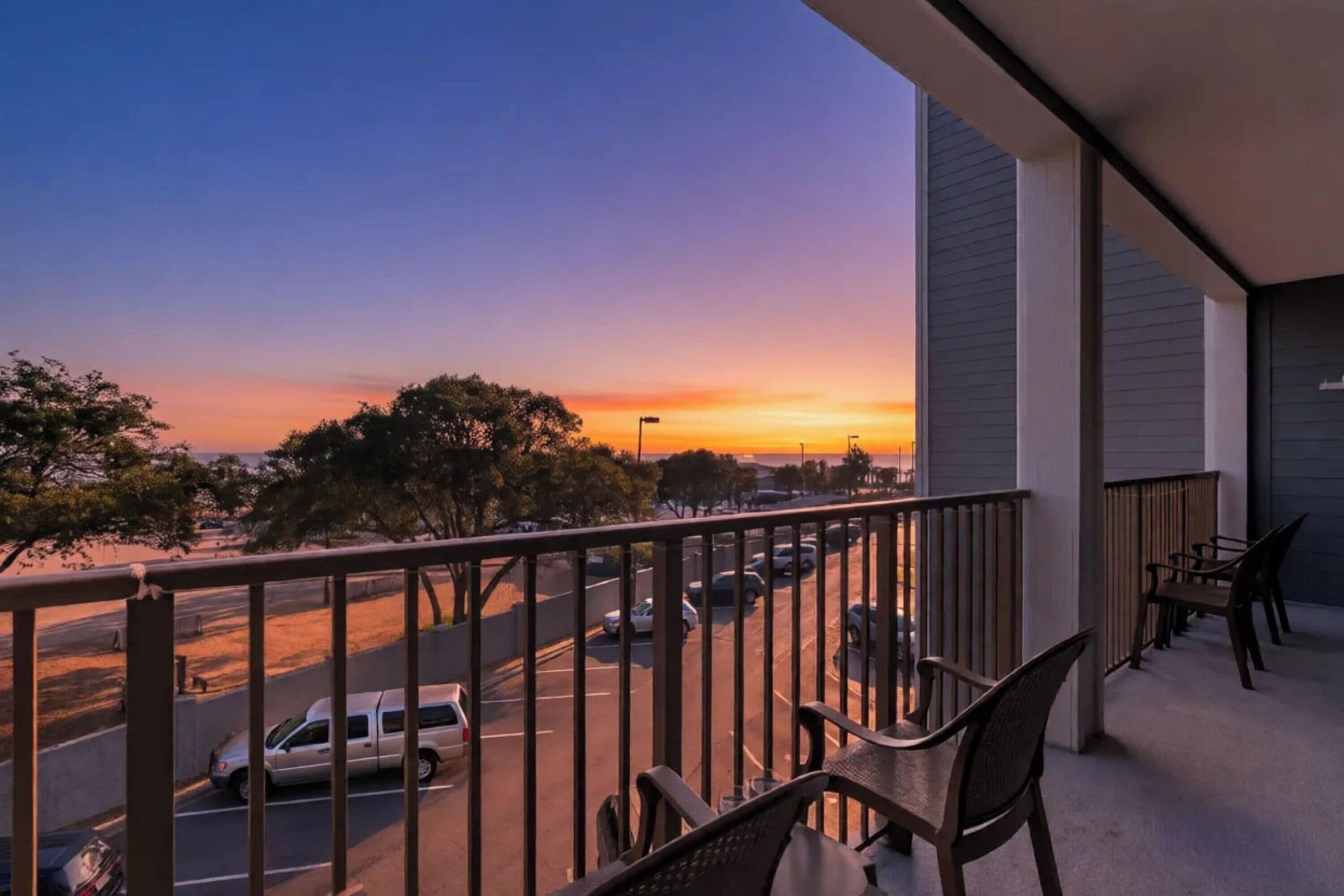 Photo - Sunrise at Renaissance