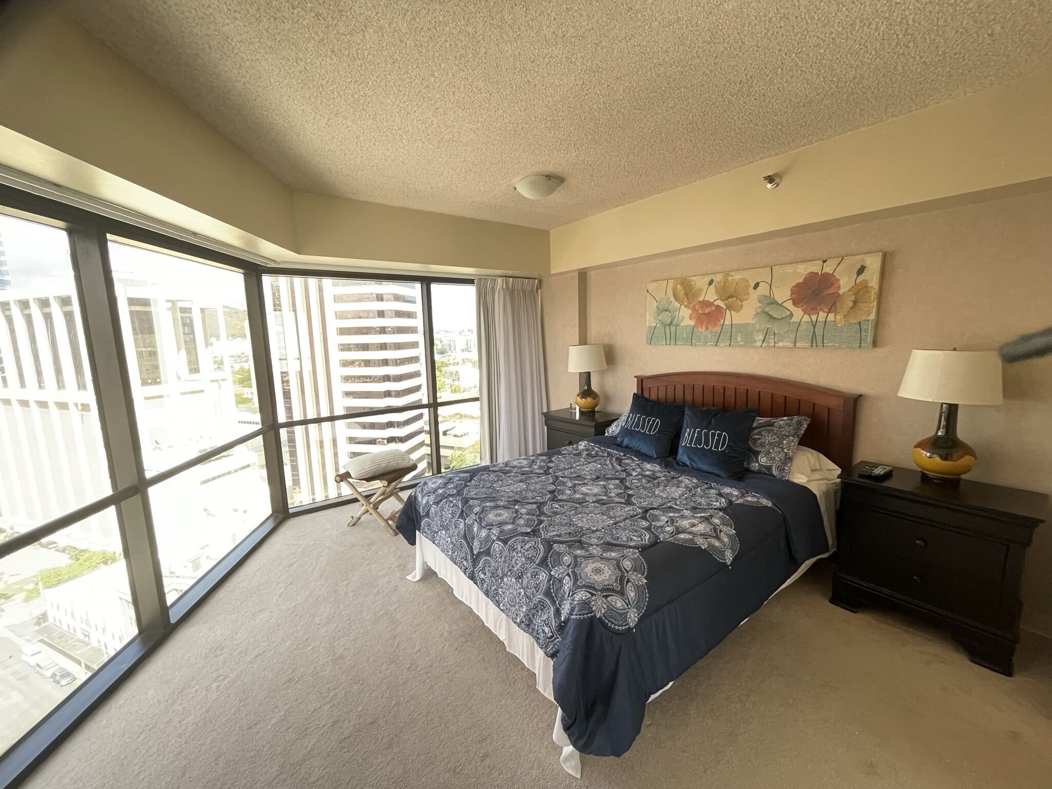 Chic Hotel Unit Large 1 Bedroom Suite