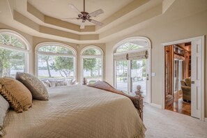 3 habitaciones, escritorio, tabla de planchar con plancha y wifi gratis 