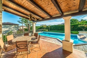 A heated pool - Villa Green Estate with Pool (Višnjan)