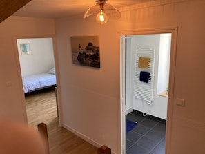 2 chambres, lit parapluie, Wi-Fi, draps fournis