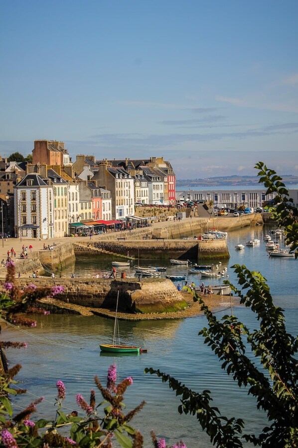 Marina - At Anne and David's (Douarnenez)