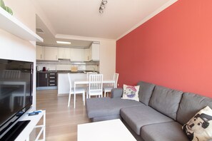 TV - Global Vacacional: Apartment 200m from the beach of Puerto de Sagunto (Puerto de Sagunto)