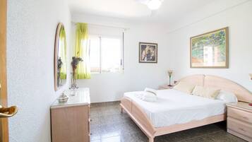 3 dormitorios, tabla de planchar con plancha, wifi y ropa de cama