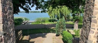 Bungalow by the lake