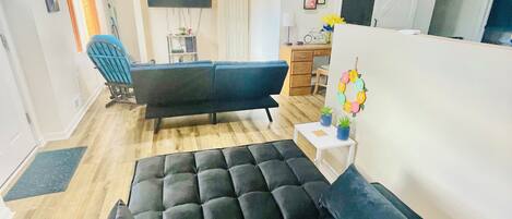 智能电视、书、立体声音响