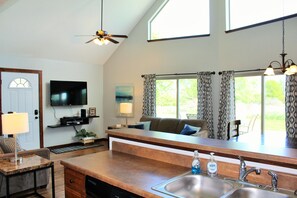 Smart TV - 3 br. 2ba sleeps 14 (arnolds park)
