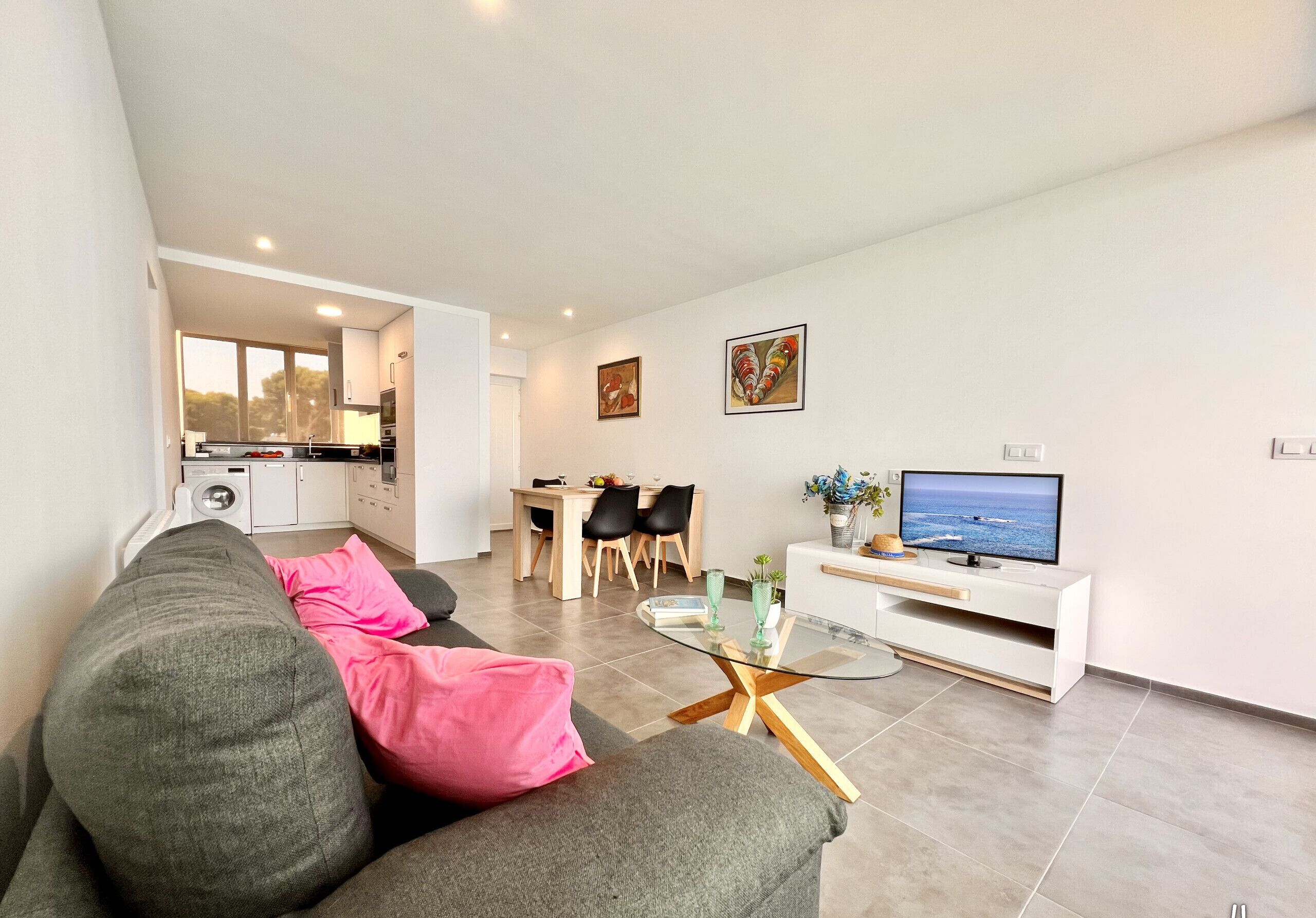 Maite Apartment In Moraira  Seafront Holiday Apartment For 4 Guests With Air Conditioning And Wi-fi - Moraira
