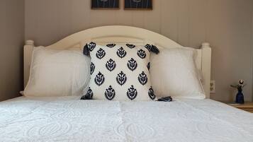 1 habitación, tabla de planchar con plancha, wifi gratis y ropa de cama