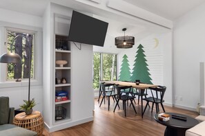 Dining - Outpost: Pines 322 - Central Wilson Location (Wilson)