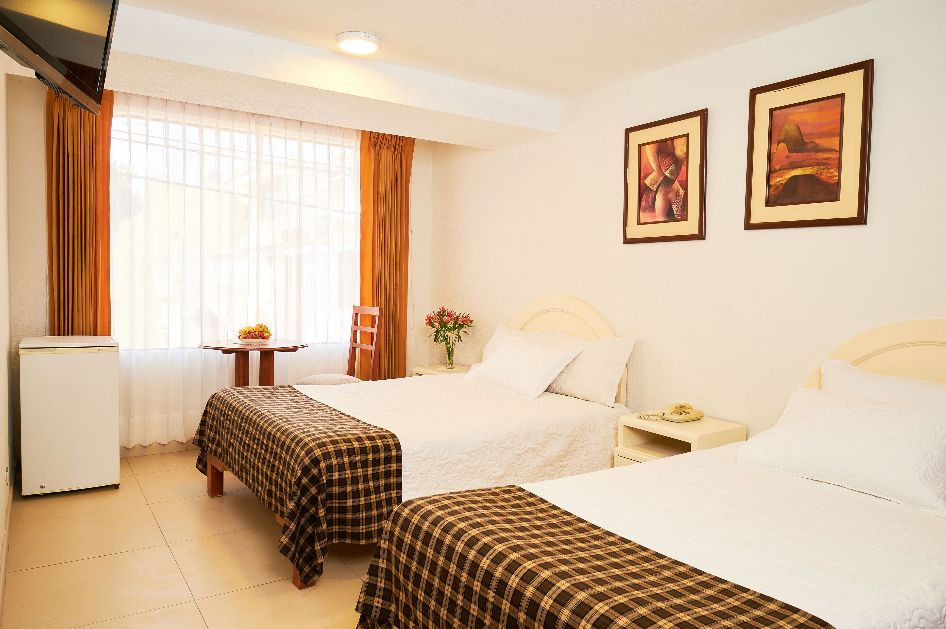 twin room | 1 bedroom, individually furnished, desk, free wifi