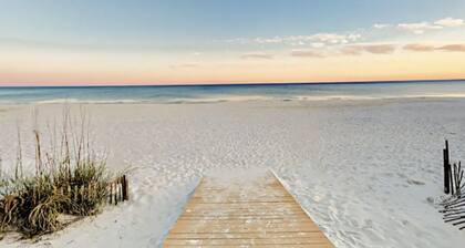 Gorgeous beach house with lagoon!