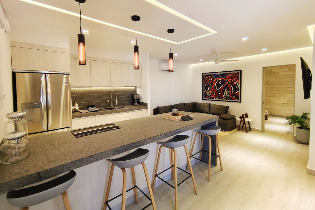 Appartamento | Cucina privata | Microonde, piano cottura, piastra, pentole/stoviglie/utensili