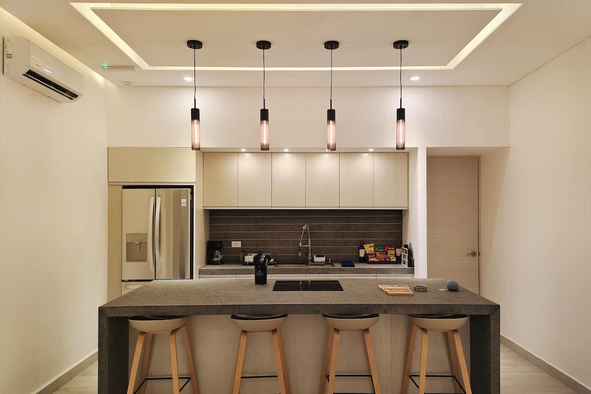 Appartamento | Cucina privata | Microonde, piano cottura, piastra, pentole/stoviglie/utensili