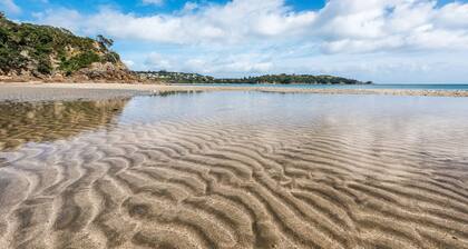 Aqua Sands - Studio 2 - Opposite Little Oneroa