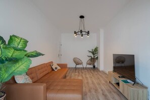 TV - Terracota Apartment (Setúbal)