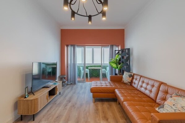 TV - Terracota Apartment (Setúbal)