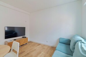 TV - Delta Apartment (Setúbal)