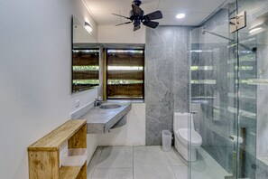 Towels - Open, dog-friendly, beachfront house with a private pool, pool spa, & WiFi (La Javilla)