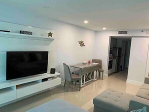 Smart TV, tavolo da ping pong