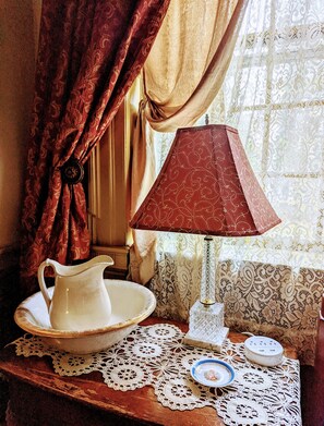 Grand Room, 1 King Bed | Free WiFi - Chanceford Hall Bed & Breakfast (Snow Hill)