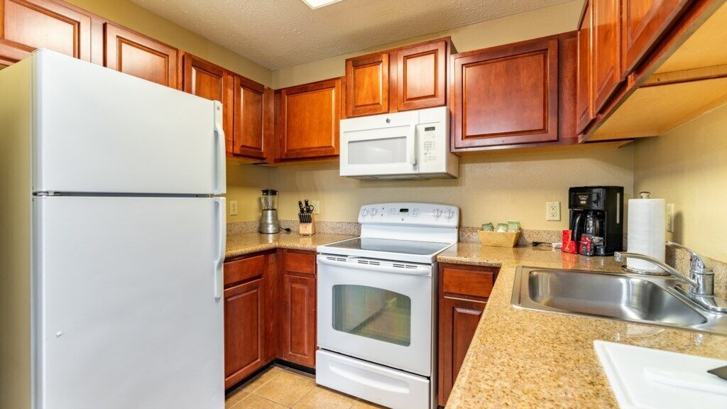 冰箱、微波炉、烤箱、炉灶