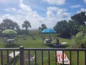 Outdoor dining - Amazing ocean view, Myrtle Beach, SC ...  Comfortable too! (Myrtle Beach)
