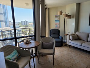 Living area - Amazing ocean view, Myrtle Beach, SC ...  Comfortable too! (Myrtle Beach)