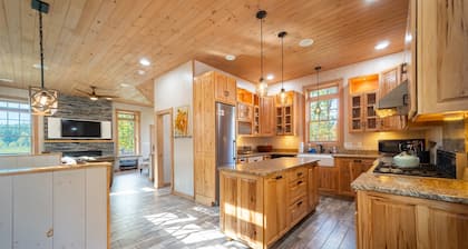 Luxury Home With Mountain View (Weekly Discount)