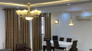 Dining - 5 Bedroom Luxurious Villa  (Accra)