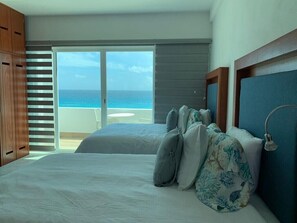3 bedrooms, iron/ironing board, free WiFi, bed sheets - 3 bedroom penthouse on the beach. (Cancún)
