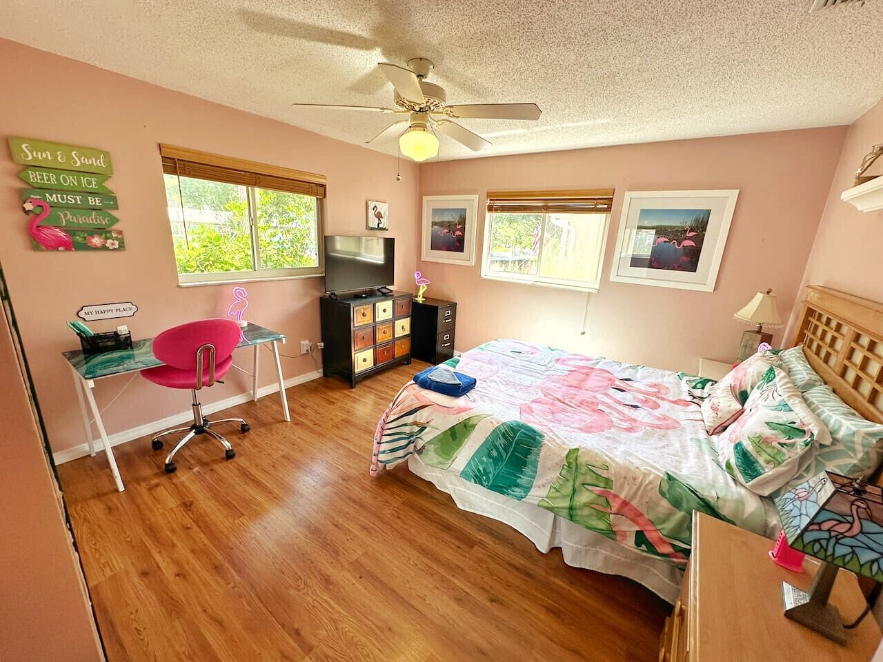 3 sovrum, skrivbord, strykjärn/strykbräda och gratis wi-fi