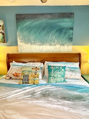 3 bedrooms, desk, iron/ironing board, free WiFi