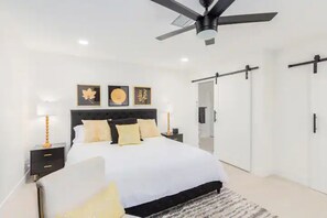 4 slaapkamers, een strijkplank/strijkijzer, gratis wifi, beddengoed