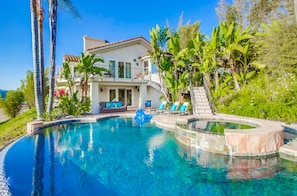 Outdoor pool, an infinity pool - Private Villa with Infinity Pool and Game Room (Valley Center)