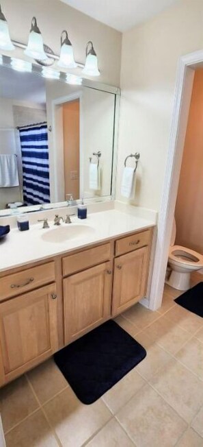 Combined shower/tub