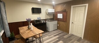 Cheerful One Bedroom Home