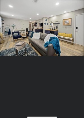 Smart TV, fireplace
