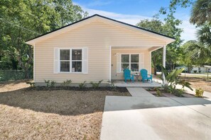 Exterior - NEW Modern Bungalow | Close to Downtown! | Fenced Yard | Pet Friendly! (St. Augustine)