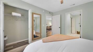 2 bedrooms, desk, iron/ironing board, free WiFi