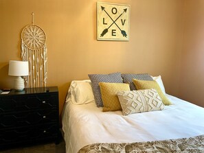 2 bedrooms, desk, iron/ironing board, free WiFi