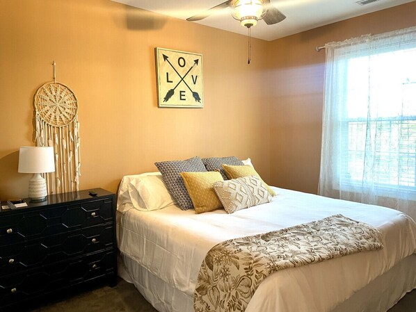 2 bedrooms, desk, iron/ironing board, free WiFi