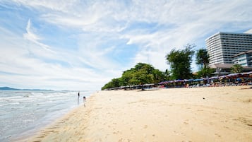 Massage trên bãi biển
